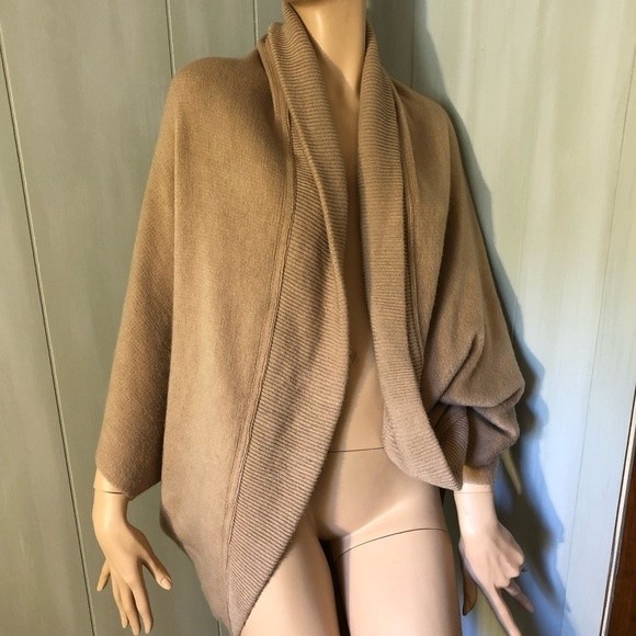 Marvelush for layers by Lizden, M/L, tan cardigan - Picture 9 of 9